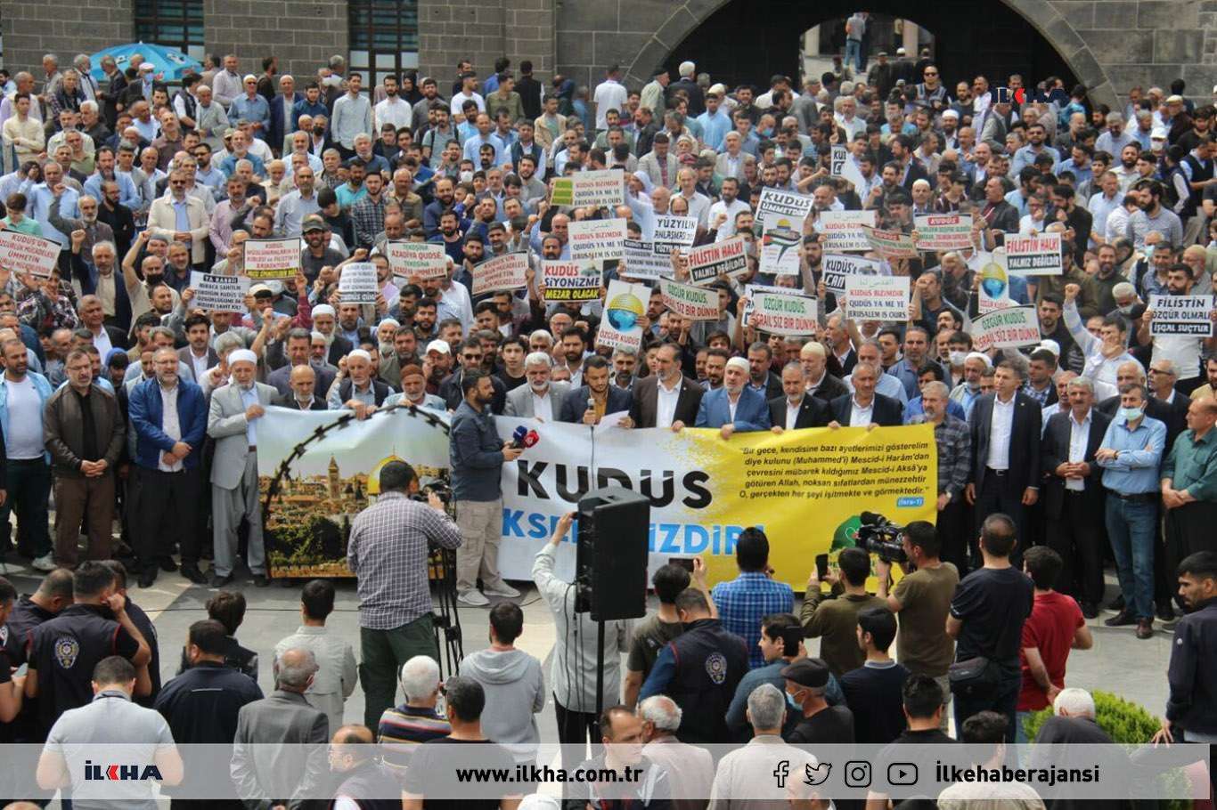 Thousands protest in Turkey against israeli atrocities in Palestine